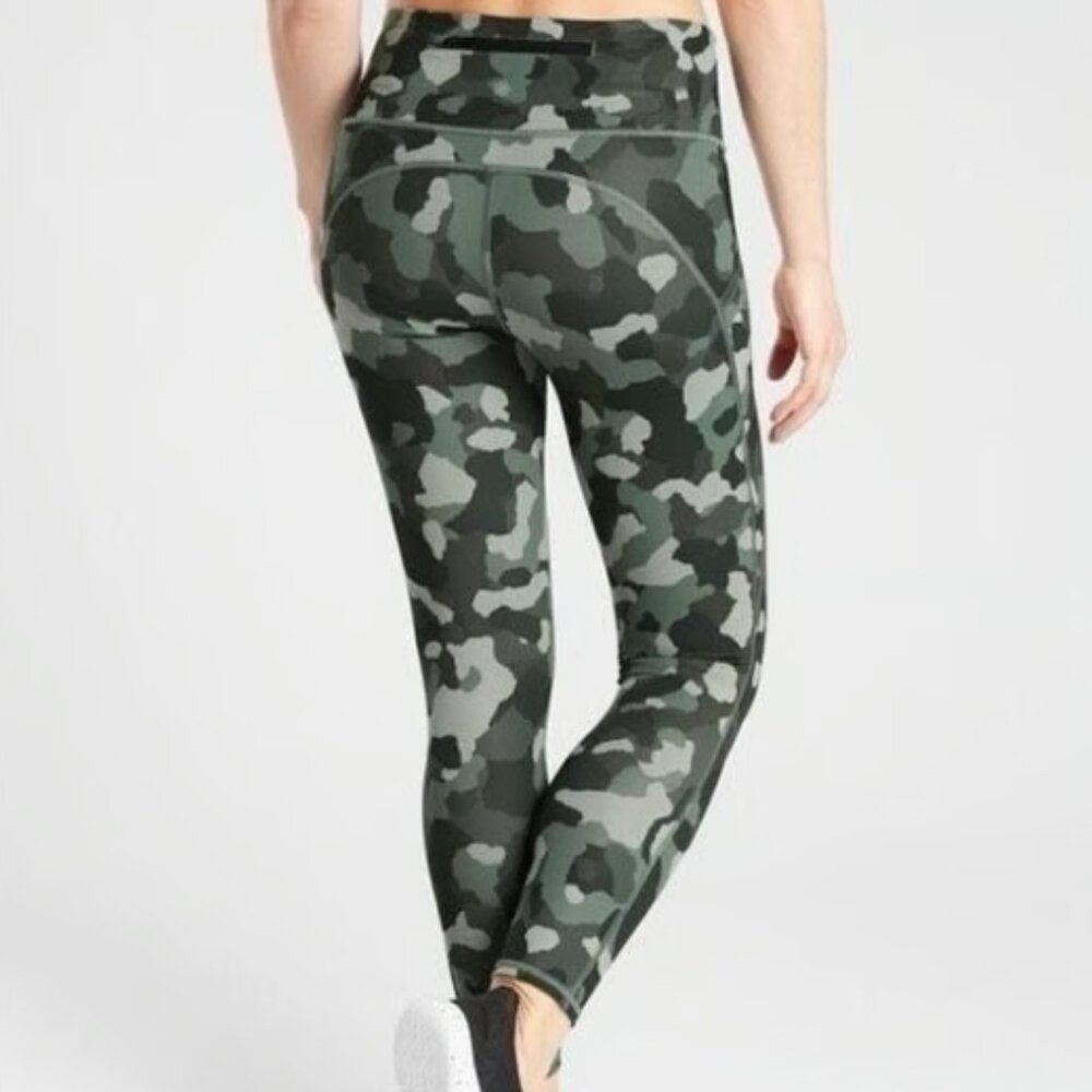 Athleta Lightning Camo 7/8 Tight Leggings Stash Pocket Camo Green Retail $98.00